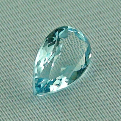 Ein Aquamarin als Tropfen 4,68 ct
